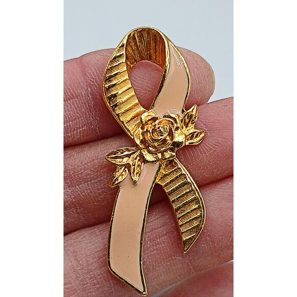 Vintage AVON Gold Tone & Pink Enamel Breast Cancer Awareness PIN - Picture 1 of 2